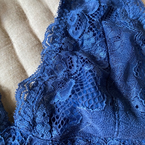 Blue Halter Top Bralette 💙 - Picture 2 of 5